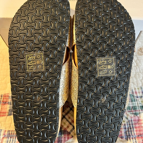Let’s See Style Sandal - New w/ Box - Picture 5 of 9
